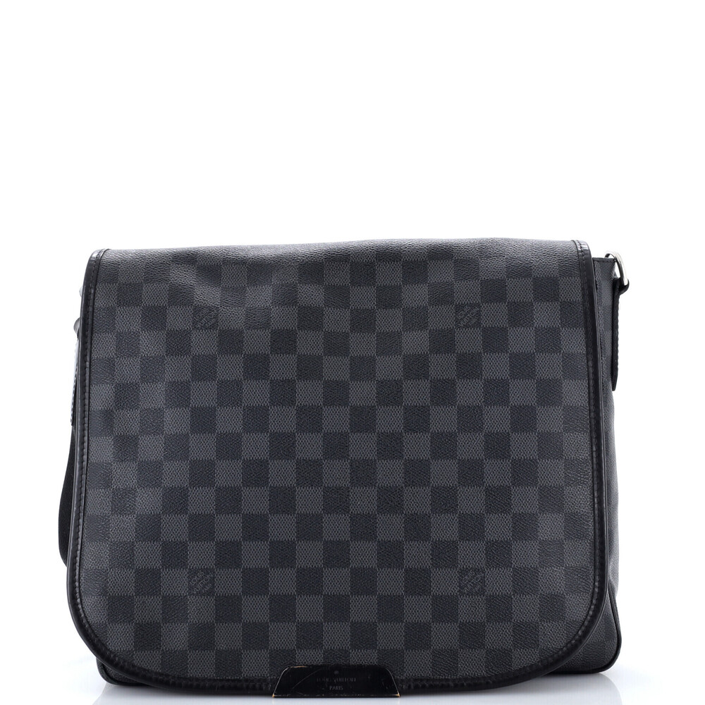 Louis Vuitton MM Daniel Messenger Bag